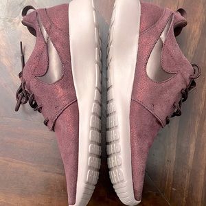 Nike Womens Roshe One PRM